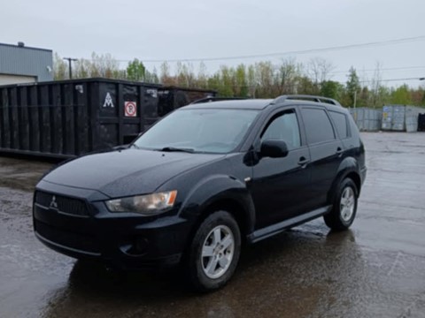Photo d'une 2010 Mitsubishi Outlander  ES  à vendre chez Kenny Saint-Augustin à Saint-Augustin-de-Desmaures, QC