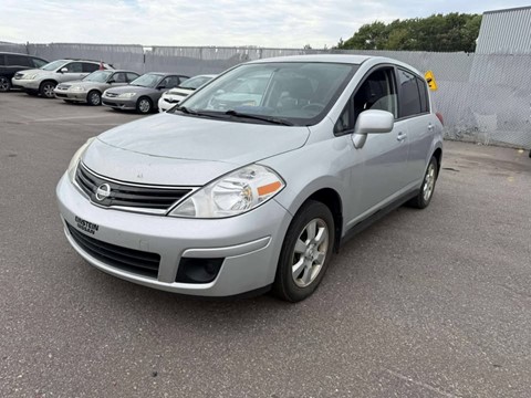 Photo of 2011 Nissan Versa 1.8 SL for sale at Kenny Saint-Augustin in Saint-Augustin-de-Desmaures, QC