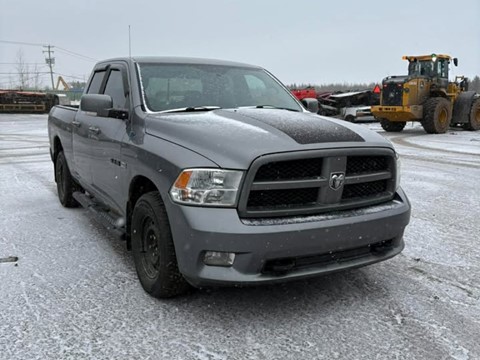 Photo d'une 2010 RAM 1500 SLT  Quad Cab à vendre chez Kenny Saint-Augustin à Saint-Augustin-de-Desmaures, QC