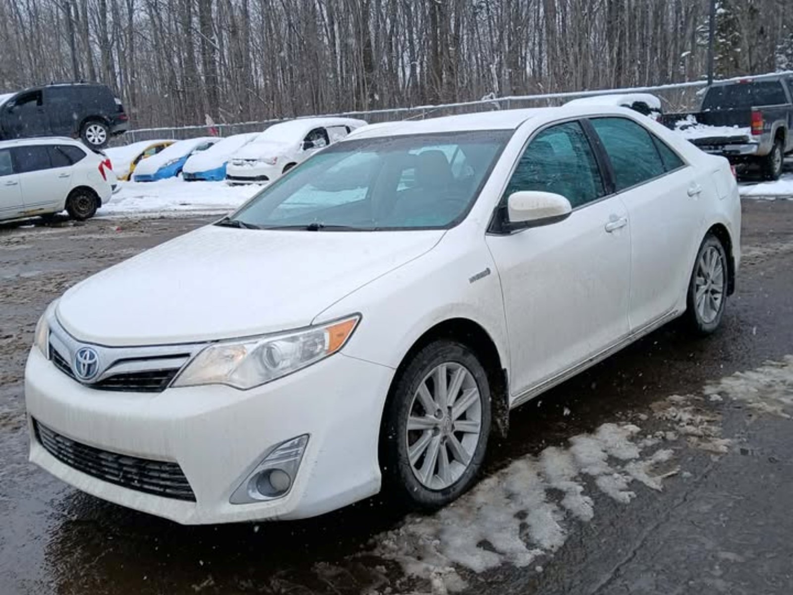 Photo of 2013 Toyota Camry Hybrid XLE  for sale at Kenny Saint-Augustin in Saint-Augustin-de-Desmaures, QC