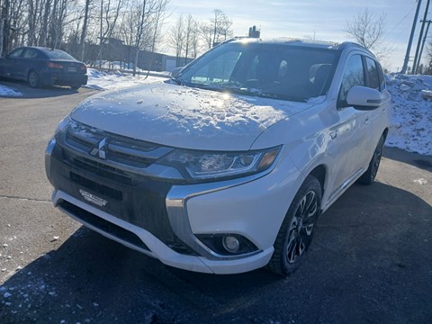 Photo of 2018 Mitsubishi Outlander PHEV SEL  for sale at Kenny Saint-Augustin in Saint-Augustin-de-Desmaures, QC