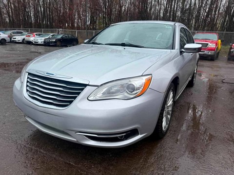 Photo of 2011 Chrysler 200 Limited  for sale at Kenny Saint-Augustin in Saint-Augustin-de-Desmaures, QC