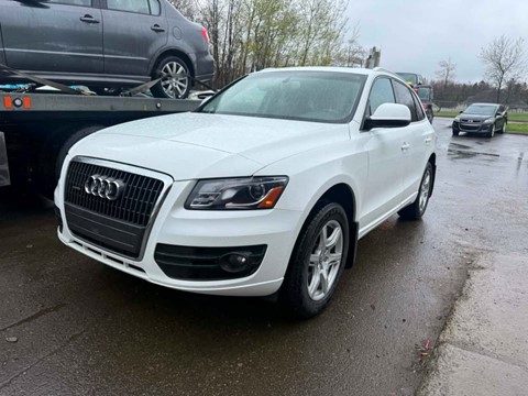 Photo of 2012 Audi Q5 2.0 Quattro Premium for sale at Kenny Saint-Augustin in Saint-Augustin-de-Desmaures, QC
