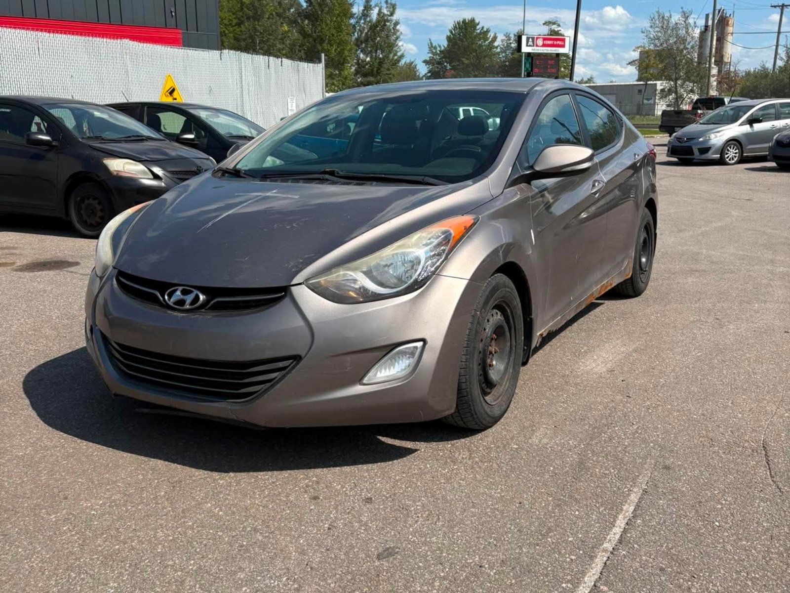 Photo of 2013 Hyundai Elantra Limited  for sale at Kenny Saint-Augustin in Saint-Augustin-de-Desmaures, QC