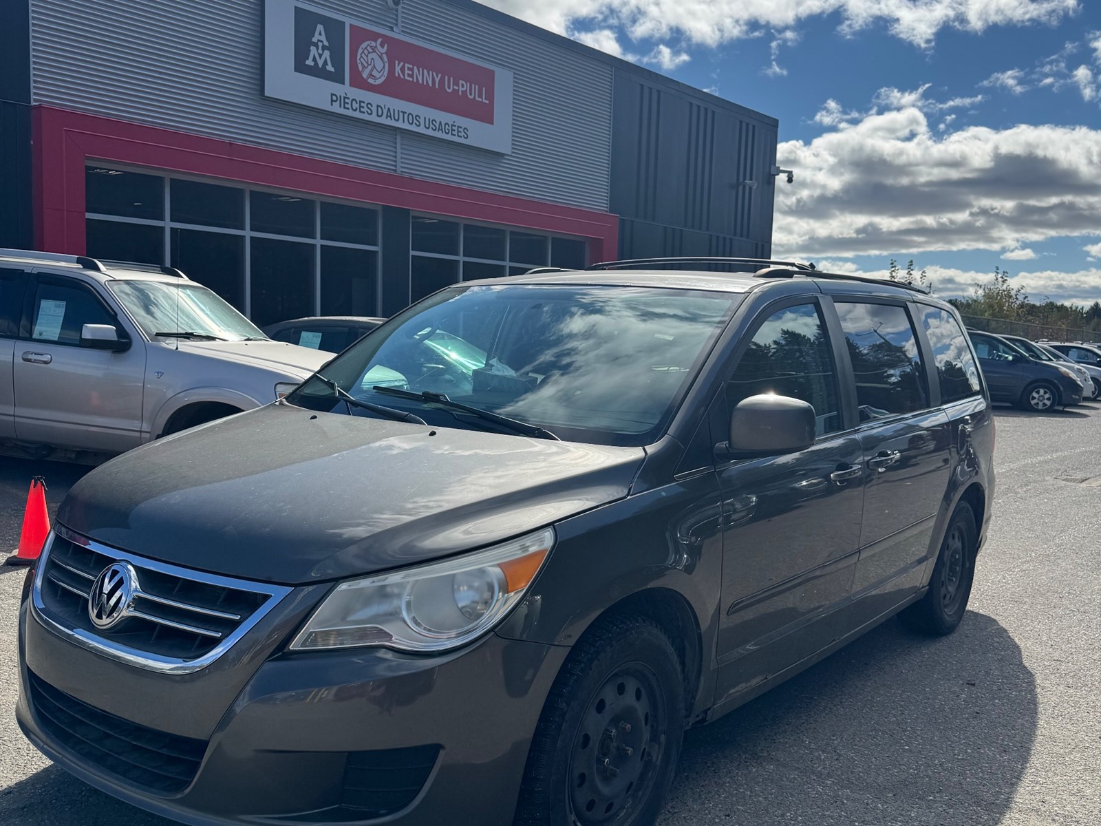 Photo of 2010 Volkswagen Routan SE  for sale at Kenny Trois-Rivières in Trois-Rivières, QC