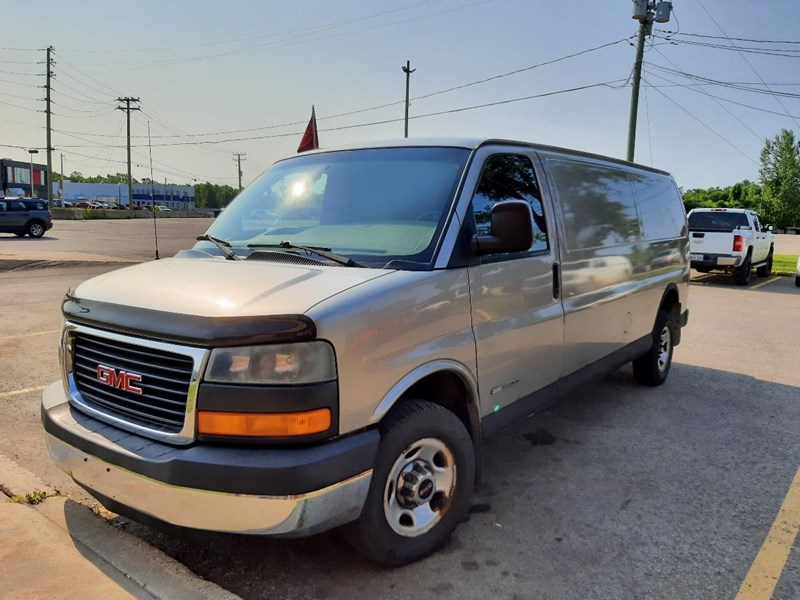 Photo of 2004 GMC Savana G2500 Extended for sale at Kenny Laval in Laval, QC