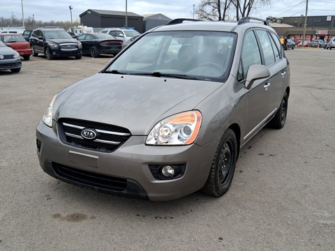 Photo d'une 2010 KIA Rondo EX V6 à vendre chez Kenny Laval à Laval, QC