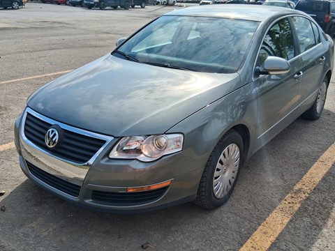 Photo d'une 2006 Volkswagen Passat Value Edition  à vendre chez Kenny Laval à Laval, QC