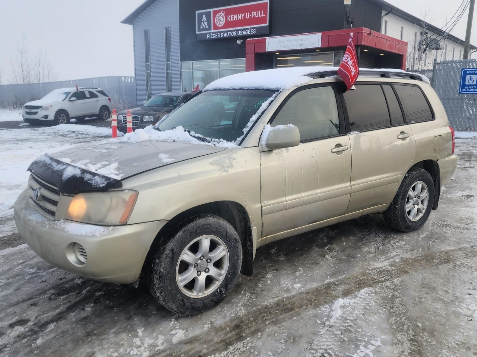 Photo of 2003 Toyota Highlander  V6 for sale at Kenny Sherbrooke in Sherbrooke, QC
