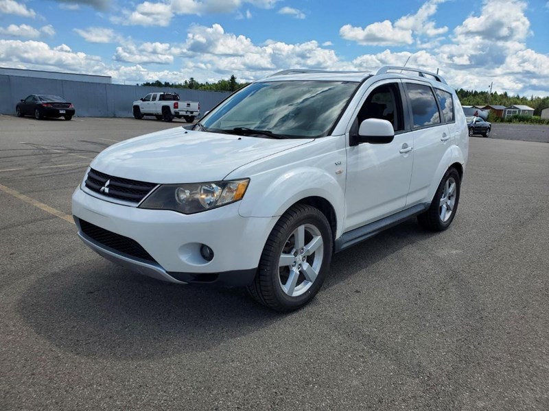 Photo of  2009 Mitsubishi Outlander  XLS AWD for sale at Kenny St-Sophie in Sainte Sophie, QC