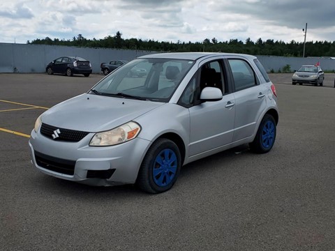 Photo d'une 2010 Suzuki SX4 Crossover   à vendre chez Kenny St-Sophie à Sainte Sophie, QC