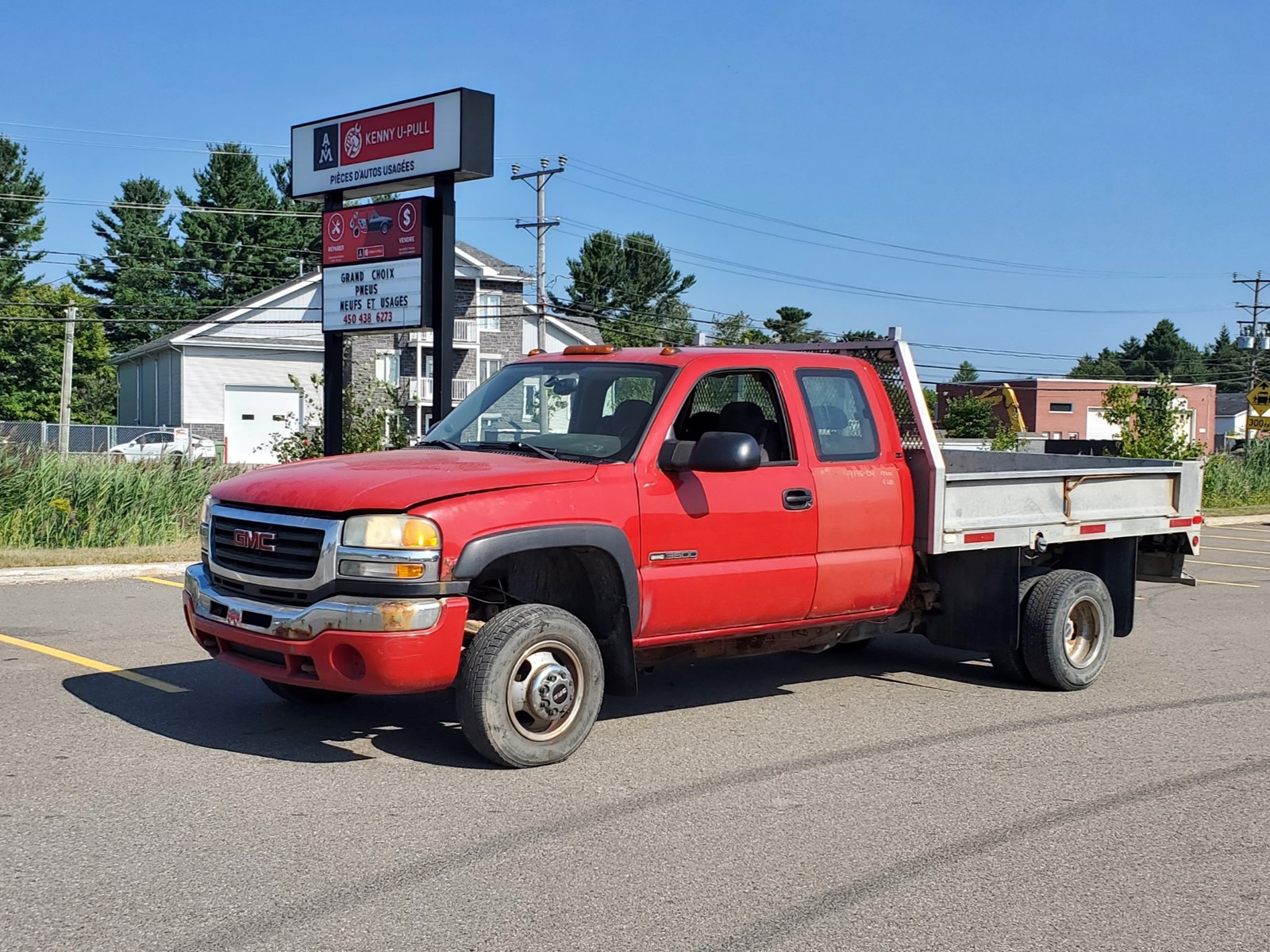 Photo of 2004 GMC Sierra 3500 V8 6.0L for sale at Kenny St-Sophie in Sainte Sophie, QC