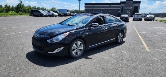 Photo of  2014 Hyundai Sonata Hybrid   for sale at Kenny Drummondville in Drummondville, QC