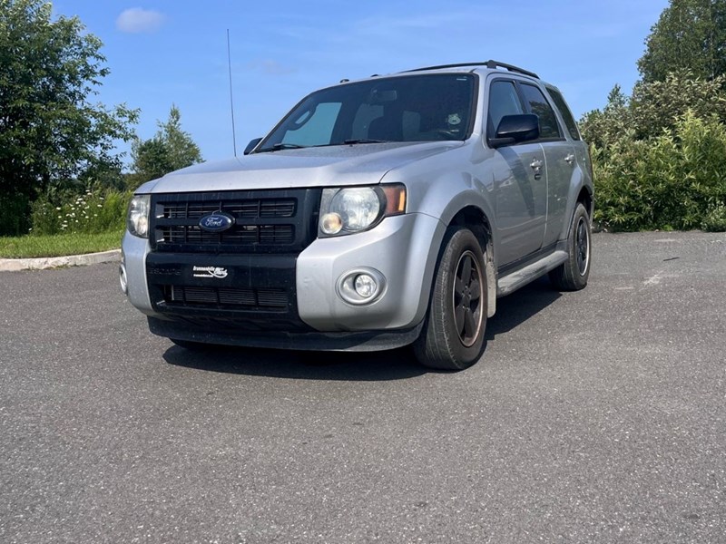 Photo of  2009 Ford Escape XLT V6 for sale at Kenny Drummondville in Drummondville, QC