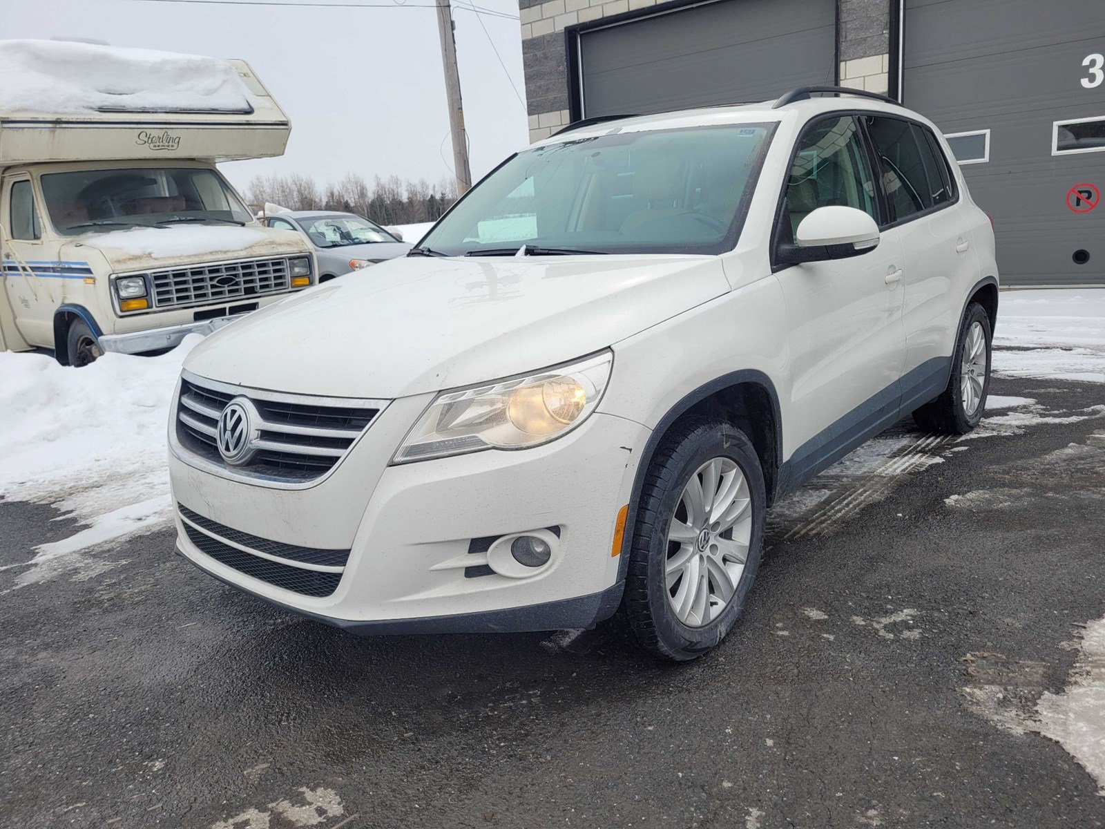 Photo of 2011 Volkswagen Tiguan S 4Motion for sale at Kenny Drummondville in Drummondville, QC