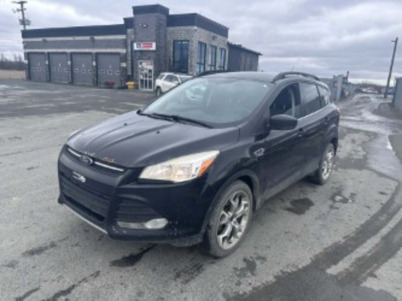 Photo of 2015 Ford Escape SE 4WD for sale at Kenny Drummondville in Drummondville, QC