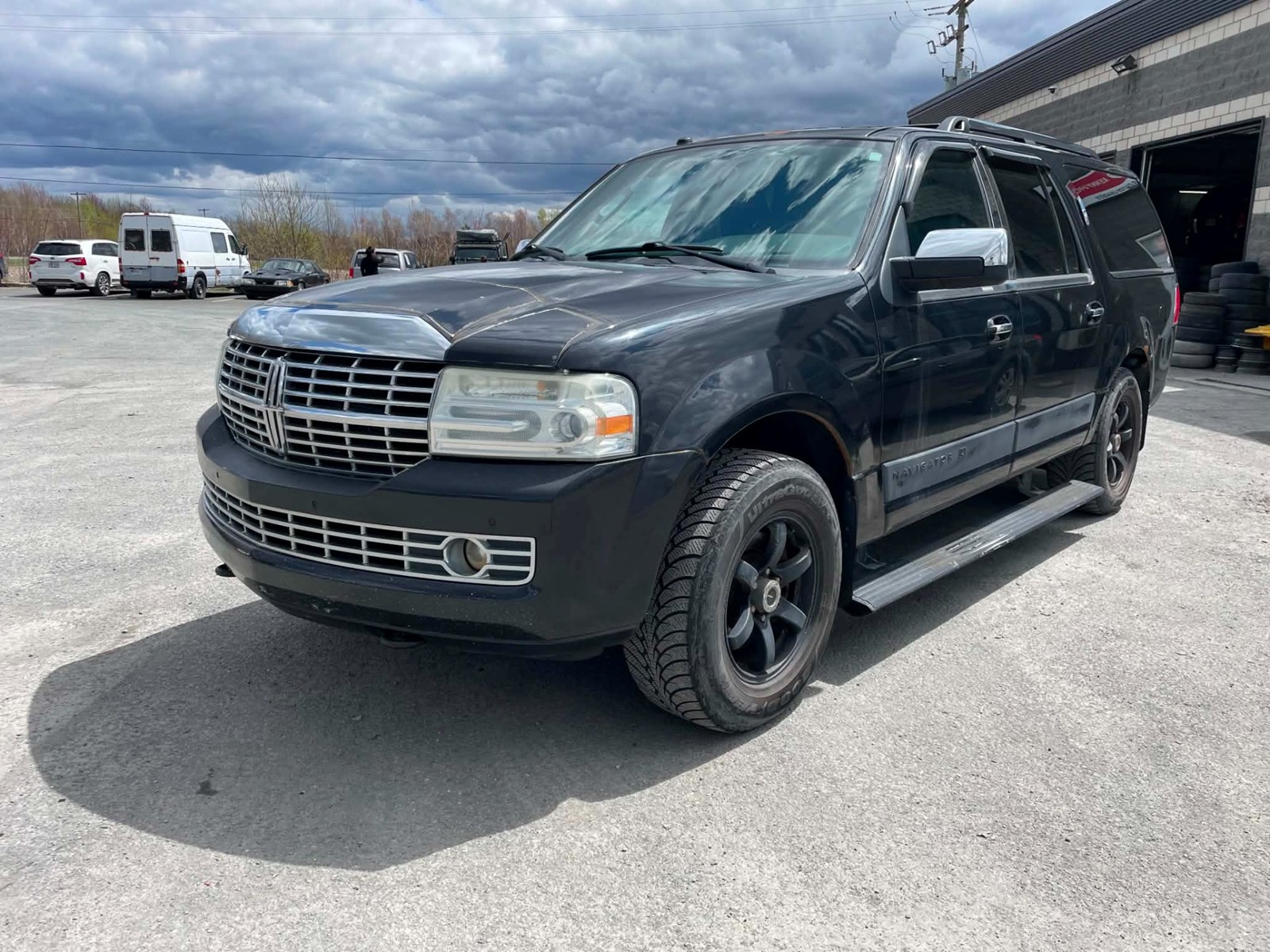 Photo of 2010 Lincoln Navigator L   for sale at Kenny Drummondville in Drummondville, QC