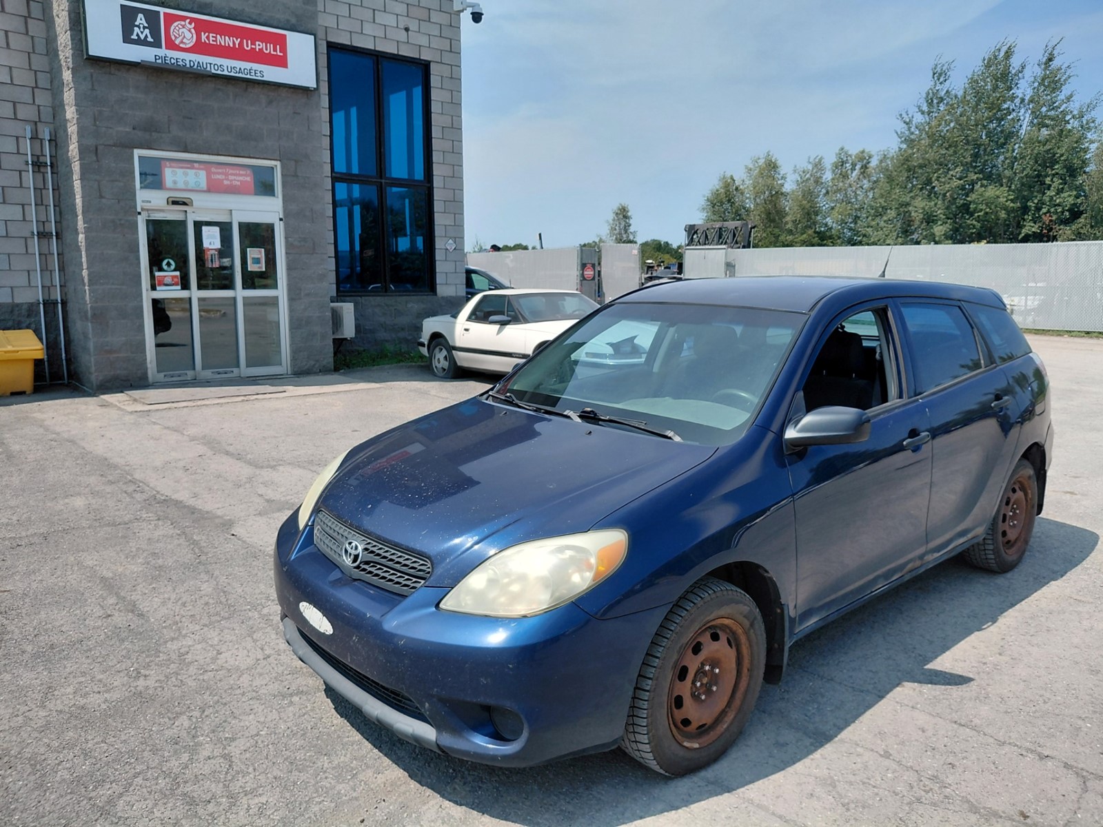 Photo of 2006 Toyota Matrix XR  for sale at Kenny Drummondville in Drummondville, QC