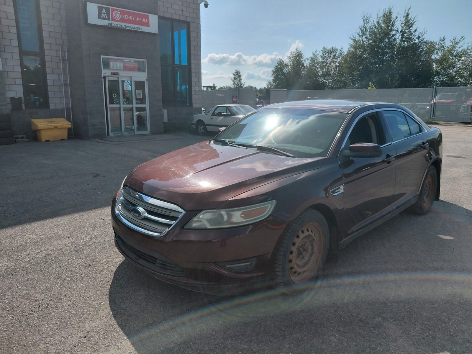 Photo of 2010 Ford Taurus SEL  for sale at Kenny Drummondville in Drummondville, QC