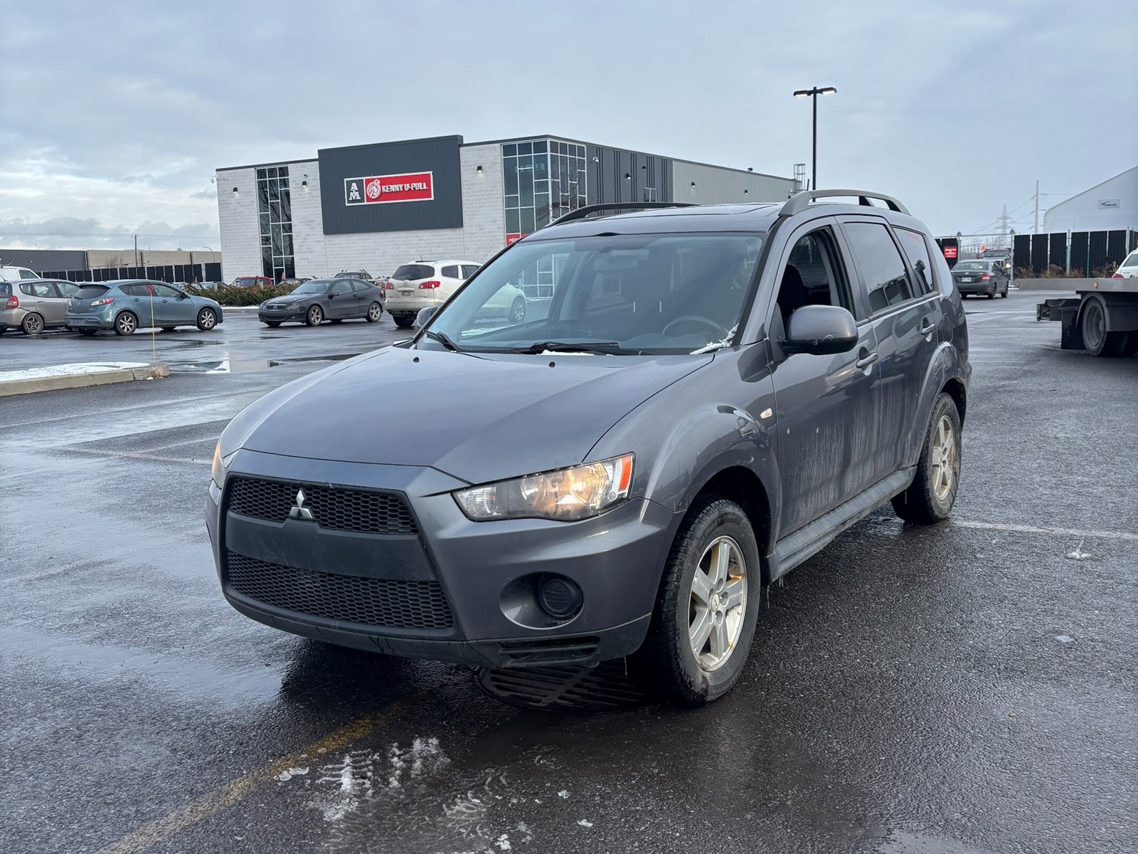 Photo of 2011 Mitsubishi Outlander  ES  for sale at Kenny La Prairie in La Prairie, QC