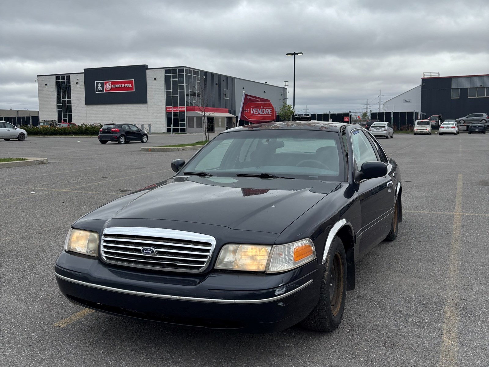 Photo of 1999 Ford Crown Victoria LX  for sale at Kenny La Prairie in La Prairie, QC