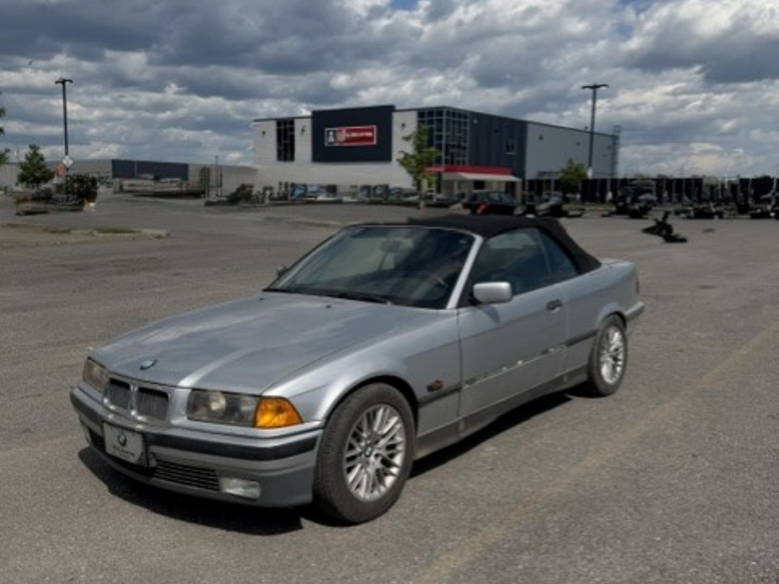 Photo of 1995 BMW 3-Series 318i  for sale at Kenny La Prairie in La Prairie, QC
