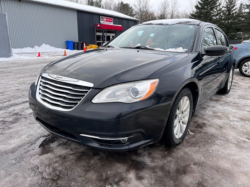 Photo of  2011 Chrysler 200 Touring  for sale at Kenny Saint-Lazare in Saint-Lazare, QC