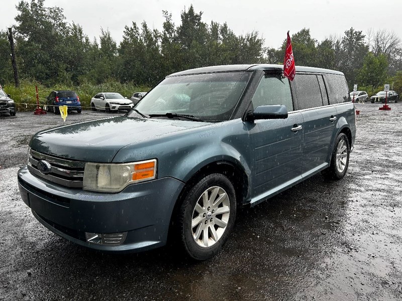 Photo of  2010 Ford Flex SEL  for sale at Kenny Saint-Lazare in Saint-Lazare, QC