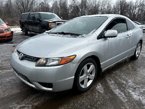 Photo d'une 2008 Honda Civic LX  à vendre chez Kenny Saint-Lazare à Saint-Lazare, QC
