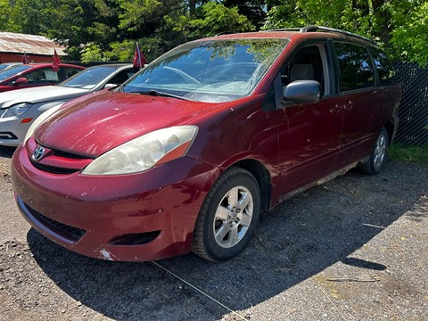 Photo of 2008 Toyota Sienna LE 7 Passenger for sale at Kenny Saint-Lazare in Saint-Lazare, QC