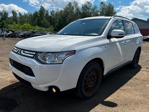 Photo of 2014 Mitsubishi Outlander  GT S-AWC for sale at Kenny Saint-Lazare in Saint-Lazare, QC